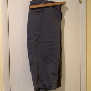 D. Jeans Denim Capris